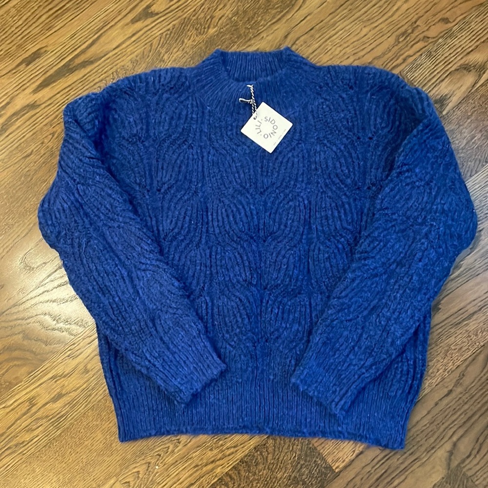 Royal blue cable sweater, size medium, never worn, with tags, NWT